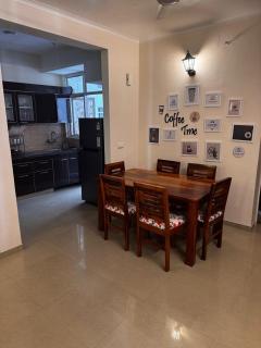 ZOOMSTAY, Gomti Nagar Extension, Near Palassio Mall & Ekana Stadium, Lucknow - 1