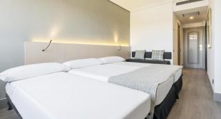 Hotel Ilunion Las Lomas - 6