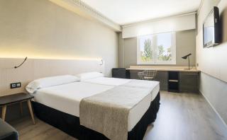 Hotel Ilunion Las Lomas - Mérida - 7