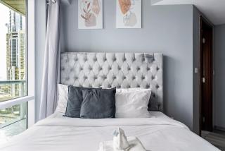 Stunning skyline- lake view modern cozy apartment - 2