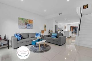 2BR Townhouse CBD Chinatown Free WiFi FreeParking - 0