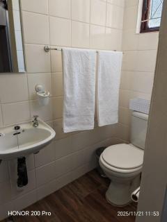 Uvongo Family Home - 1