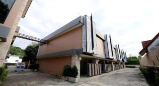 Sriracha Hotel And Spa - 8