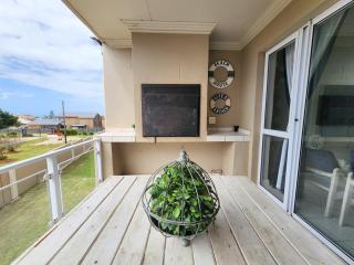 Modern Coastal Apartment in J-Bay - 2