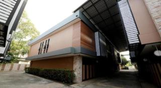 Sriracha Hotel And Spa - 1