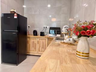 N13-05 MetroCity Square Condominium - 3R2B - 8 Pax - 5