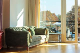 Stylish & Authentic 2BR Retreat in Central Tbilisi - Wehost - 1