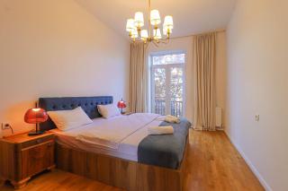 Stylish & Authentic 2BR Retreat in Central Tbilisi - Wehost - 8