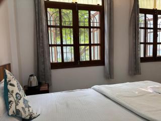 Mulberry Garden - Benares - 5