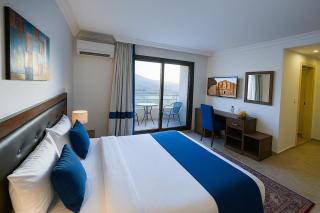 Corner View Hotel - 0