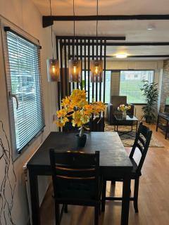 "Honeybee" knusse houten chalet bij het bos - 8