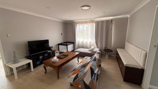 Pool - Arcade Games - Heated toilet seat - Air Conditioning- Hot Tub Spa - Electrical BBQ Grill at Golden Swan Holiday House - Sydney - 4