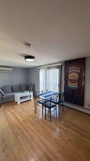 Exclusive 1BR, 2nd floor, near T, free parking - 4