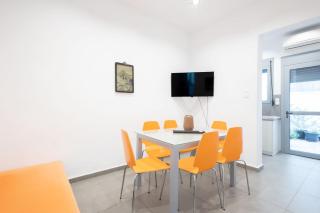 Renovated 4 Bdr House near Acropolis - New Beds, Terrace & Green Yard - 6