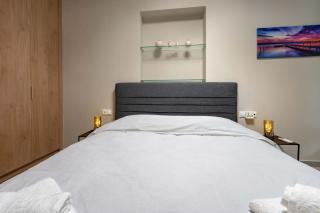 Peristeri Luxury Retreat - 5