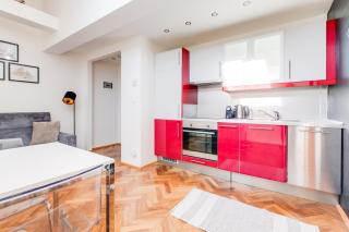 Chic & Bright Penthouse in Trendy Vinohrady - 7