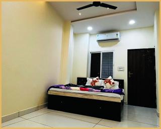 Hotel Shree- Nidhi Premium comfort # Stay Near Mahakaleshwar Jyotirlinga # Railway Station # Free Wi-Fi And Parking Service - Best Hotel In Ujjain - 8