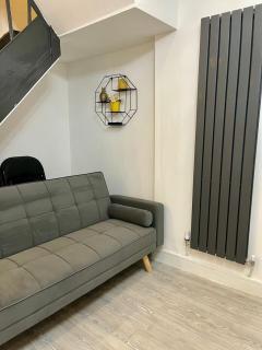 Van House - Brand New 4 BDR Business & Family - 0