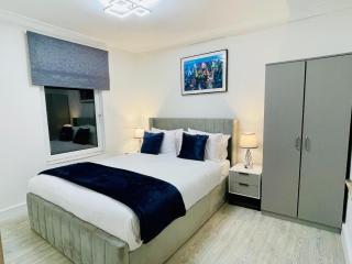 Van House - Brand New 4 BDR Business & Family - 7