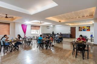 FabHotel The Grace Inn Near Galleria Market & Golf Course Road - Gurgaon - 6