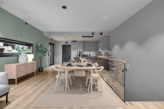 Large, modern apartment with amazing views and heated indoor garage - 7