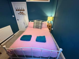 Central Tenby Private Pad - View of High Street - 6