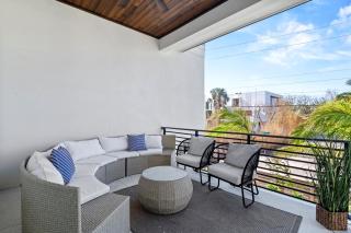 Point of Paradise - 7007 - 3