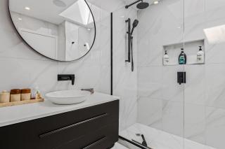 Modern Two-Bedroom Home in Merivale - 6