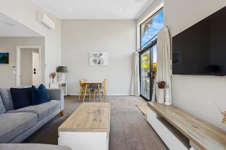 Modern Two-Bedroom Home in Merivale - 6