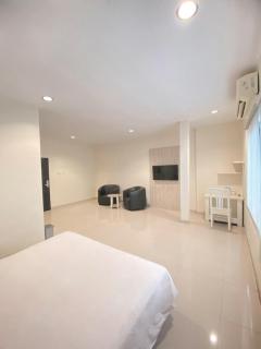 Hotel Beverly Inn Batam Center - 5