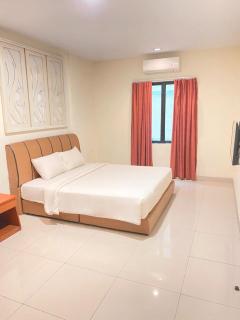 Hotel Beverly Inn Batam Center - 1