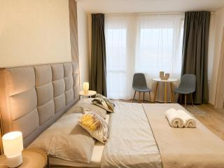 Simcity Bratislava I FREE PARKING,24 7 self check-in, balcony, quiet location with easy transportation to city square - 9