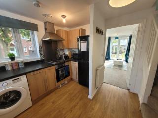 Kensington House- The Perfect home for contractor stays - 5