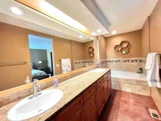 Snowcreek V #1002 condo - 5