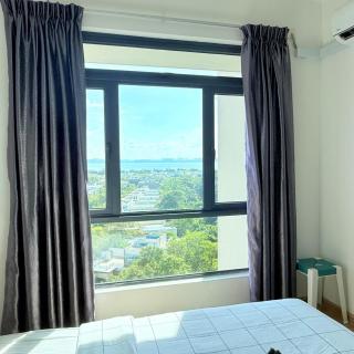 Regalia Park Block B Sea View 2B2R 6 Pax - 3