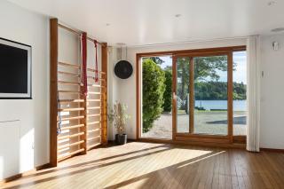 Luxury villa with spa and private lake - 8