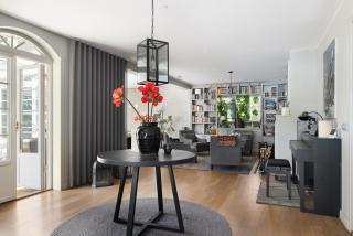 Luxury villa with spa and private lake - 1