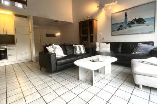 De Vuurtoren, Lijsterstraat 12 - 9