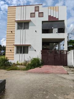 Serene 2BHK stay with balcony & breezy terrace - 6