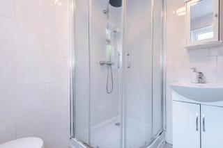 4-Bed Manchester House Near City Centre - 1