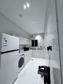 Luxury Cozy 2BR Next to Grocery Store - 9