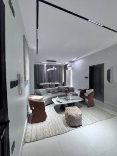 Luxury Cozy 2BR Next to Grocery Store - 2