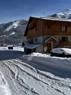 Beautiful apartment in independent chalet, facing mythical Col du Galibier - 8