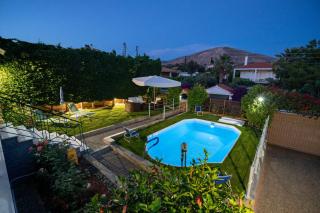 4 Bedroom Villa with private pool in Lagonisi - 4