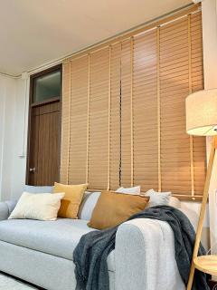 Spacious 2BR2BA in Thonglor with WiFi & balcony - 4