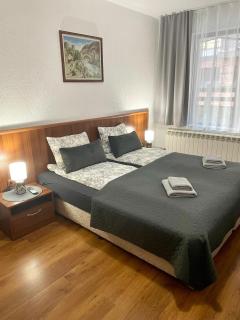 The Cozy Spot by the Ski Lift Gondola - 0