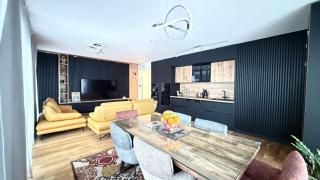 Elegancy, Technology and Private Garden in Downtown - 9