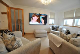 Seaside Nook- stylish stay by the sea - 6