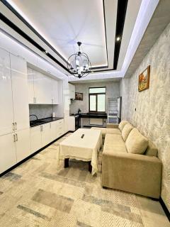 Bobur Elite 73 by Royal Rentals - 9