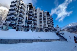 Les Hauts de Val Stunning Apartment with Panoramic View - 2